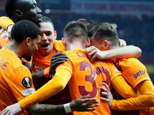 Galatasaray, Marsilya’yı İlk Kez Mağlup Etti