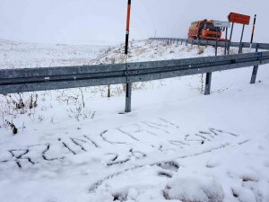 Erzincan’ın Yüksek Kesimlerinde Kar Ve Sis Etkili Oluyor