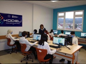 "İ̇nsanca" Projesiyle Eğitimde Klasik Öğretim Kalıpları Yıkılıyor