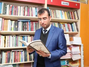 Eğitimci Mehmet Aluç’un İlk Kitabı İ̇z Bırakanlar Okurla Buluştu