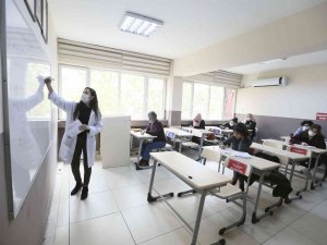 Gençler Üniversiteye Aydın Büyükşehir Belediyesi Kurslarında Hazırlanıyor