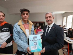 Şahinbey’de Sınava Hazırlanan Öğrencilere Eğitim Seti