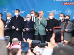 Cumhurbaşkanı Erdoğan Deprem Konutlarını Teslim Etti