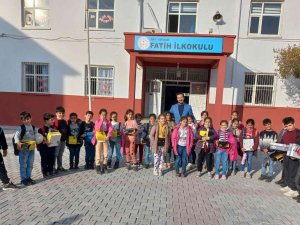 Siirt’te İlkokul Öğrencilerine Yardım