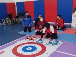 Bedensel Engelli Sporcular Floor Curling’de Yarıştı