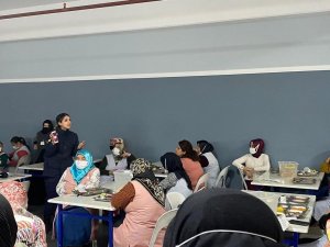 Jandarma, Anneleri Uyuşturucuya Karşı Bilgilendirdi