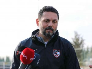 Erol Bulut: "Hakem, Trabzonspor’a Vermediği Kırmızı Kartla 4. Dakikada Maçı Bitirdi"
