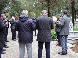 Edremit’te İlçe Milli Eğitim Kurucu Müdürlerine Onur Plaketi