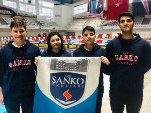 Sanko Okulları Yüzme Yarışmasında Dört Madalya Kazandı