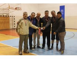Yalova Kurumlar Arası Voleybol Turnuvasında Yalova Milli Eğitim Şampiyon Oldu
