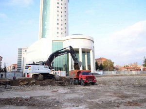 Kahramankazan Kent Meydanı İçin Çalışmalar Başladı