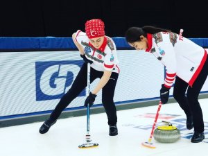 Curling De Önemli Başarı