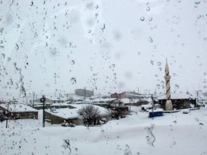 Bayburt’ta Sabah Saatlerinde Sis Etkili Oldu