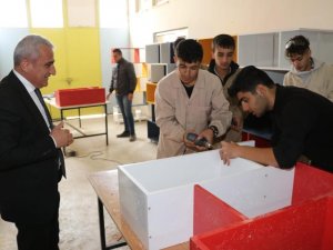 Hakkari’de "Kütüphanesiz Okul Kalmasın" Projesi