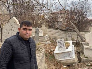 Afyonkarahisar’ın O İlçesindeki Mezarlık Ve Evlerde Ürküten Görüntü