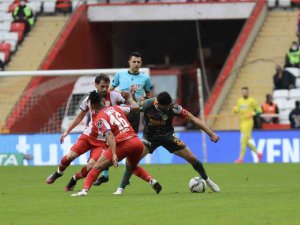 Spor Toto Süper Lig: Ft Antalyaspor: 1 - A.alanyaspor: 0 (İ̇lk Yarı)