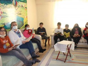 Açtığı Marketi Kütüphaneye Çevirdi