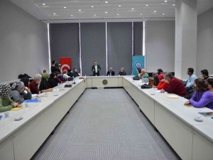 Yazar Adayları Ders Başı Yaptı