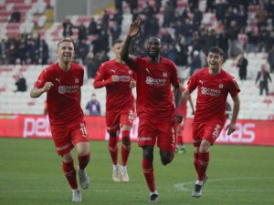 Spor Toto Süper Lig: Dg Sivasspor: 2 - Hatayspor: 0 (İ̇lk Yarı)