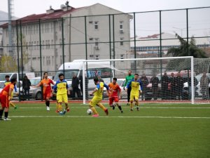 Hekimhan’da Yarım Düzine Gol