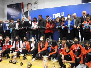 Bakan Kasapoğlu 9 Spor Tesisinin Açılışını Yaptı