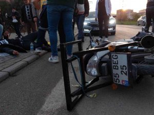 Samsun’da Motosiklet Otomobil İle Çarpıştı: 2 Yaralı