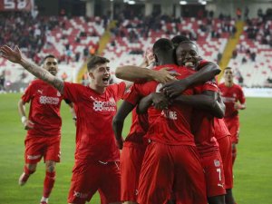 Spor Toto Süper Lig: D.g Sivasspor: 4- Hatayspor: 0 (Maç Sonucu)