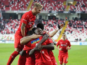 Sivasspor Ligdeki 3. Galibiyetini Aldı