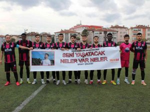 Selde Kaybolan Eray İçin Maça Pankartla Çıktılar