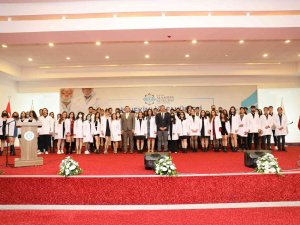 Alkü’lü Hekim Adayları, Beyaz Önlüklerini Giydi