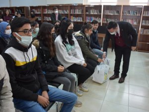 Bağlar Belediyesinden Üniversite Adaylarına Ücretsiz Eğitim Seti