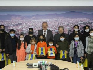 Yarışmada Dereceye Giren Öğrenciler Ödüllendirildi