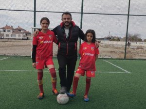 Anaokulu’nda Keşfedilen Kadın Futbolcular Milli Takıma Seçildi