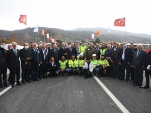 80 Günde Tamamlanan Ayancık Terminal Köprüsü Hizmete Açıldı