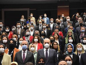 Ak Parti’li İ̇leri: "Ülkemizin Kronik Problemlerinden Biri Maalesef Hak Etmediği Bir Muhalefet Geleneği İle Baş Başa Kalmış Olması"
