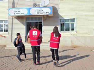 Bir Kitap Bir Gelecek Projesi İle Okullara Kitap Bağışı Yapılıyor