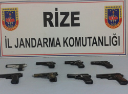 Rize'de 8 Adet Kaçak Silah Yakalandı 4 Gözaltı