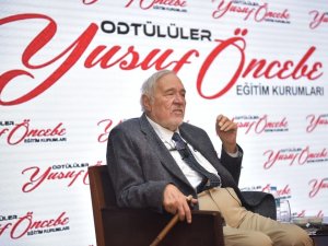 Prof. Dr. İ̇lber Ortaylı, Ankara’da Öğrencilerle Bir Araya Geldi