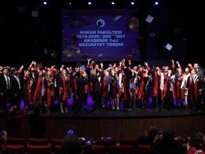 Gaün Hukuk Fakültesi’nde Mezuniyet Sevinci