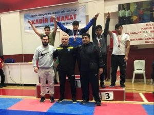 Yunusemreli Güreşçiler İ̇zmir’den Başarıyla Döndü