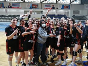 Okul Sporları Genç Kızlar Hentbol İ̇l Birinciliği Müsabakaları Sona Erdi