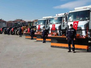 İ̇l Özel İ̇daresi 80 Araç Ve 90 Personelle Kışa Hazır