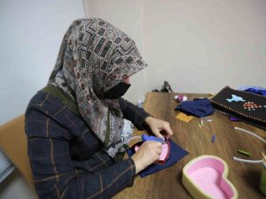 Kadınlar Haliliye İle Meslek Öğreniyor