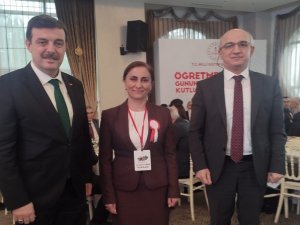 Yurdagül Timur Yılın Öğretmeni Seçildi