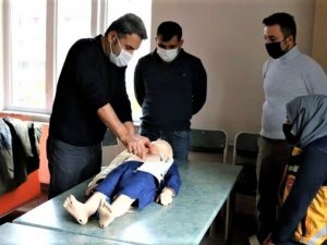 Sağlıkçılardan Polislere İlk Yardım Kursu