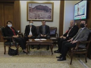 Burdurlu Hayırsever Eğitime 1 Milyon Lira Bağışladı