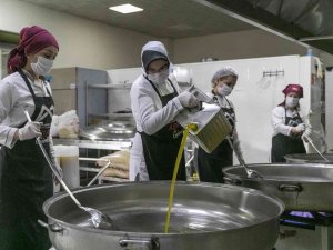 Büyükşehir Belediyesi, Zeytinleri Zeytinyağına Dönüştürdü, Aşhanede Kullanmaya Başladı