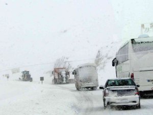 Bayburt’a Aralık Karla Geldi