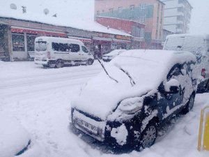 Göle Beyaz Gelinliğini Giydi
