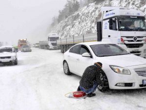 Doğuda Kar Yolları Kapadı